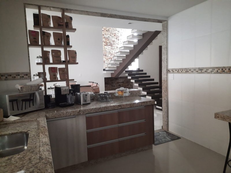 Casa à venda Serra Monte  com 360m² e 3 quartos por R$ 600.000 - 2051733611-img-20211227-wa0020.jpg