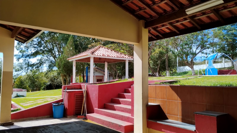 Sítio à venda Veraneio iraja com 40000m² e 10 quartos por R$ 3.000.000 - 1940984621-13-churrasqueira3.png