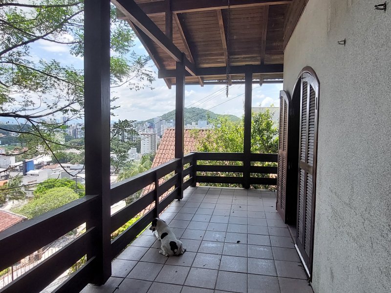 Casa à venda Centro com 258m² e 5 quartos por R$ 450.000 - 1712169842-vista-frontal.jpg