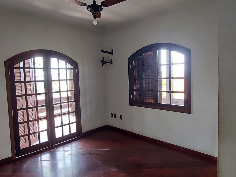 Casa à venda Centro com 258m² e 5 quartos por R$ 450.000 - 2055159951-suite-master-quarto.jpg