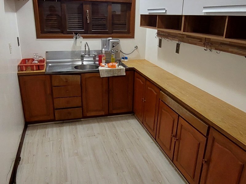 Casa à venda Centro com 258m² e 5 quartos por R$ 450.000 - 566770497-cozinha.jpg