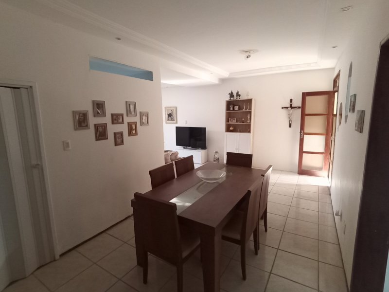 Casa à venda Parque Manibura com 427m² e 9 quartos por R$ 580.000 - 1357844960-casa-1-sala-2.jpg