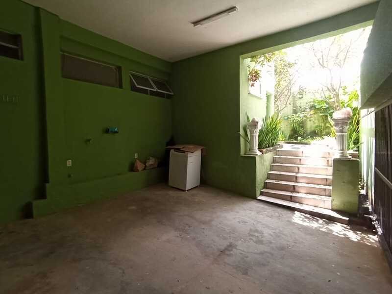 Casa à venda Parque Manibura com 427m² e 9 quartos por R$ 580.000 - 728034501-casa-2-garagem-2.jpeg