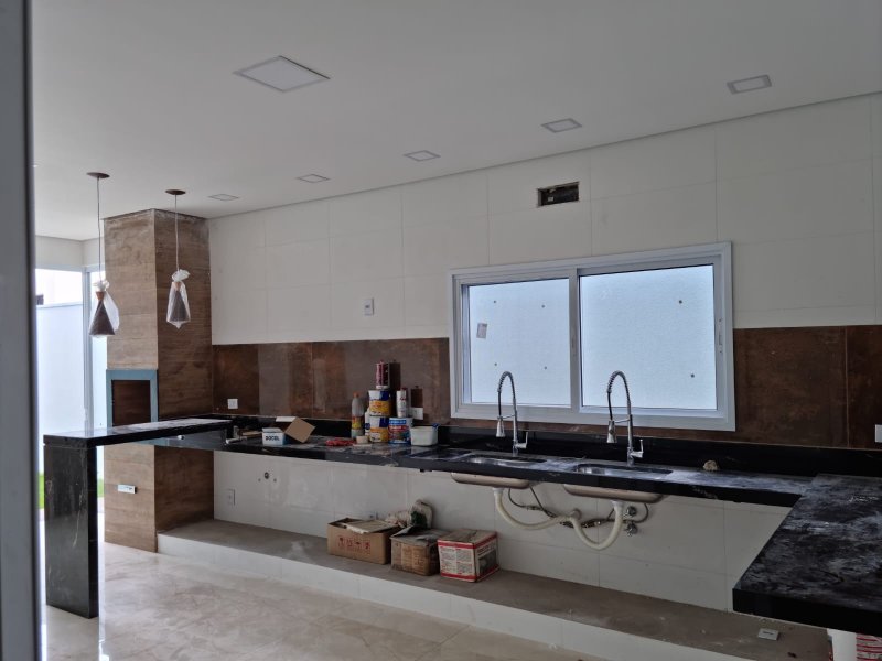 Casa de condomínio à venda Centro com 150m² e 3 quartos por R$ 900.000 - 812040379-img-20220207-wa0018.jpg