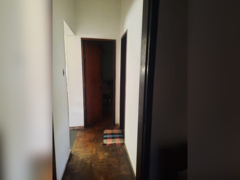 Casa à venda Inconfidência com 640m² e 3 quartos por R$ 420.000 - corredor-portas-1.jpg