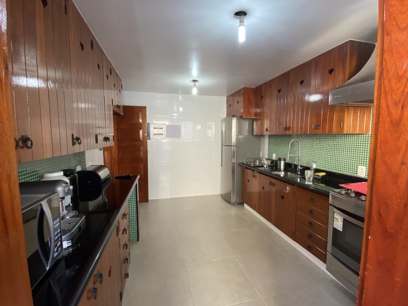 Casa à venda Centro com 1200m² e 4 quartos por R$ 1.800.000 - 557818994-3db6f7d8-9cfc-4353-baa1-e5d5c4888698.jpeg