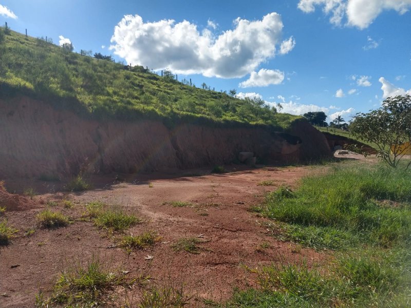 Terreno à venda CENTRO com 1000m² e 1 quarto por R$ 55.000 - 1376066974-cad8b59f-ad87-4b26-9ac2-7ee7c7f26dc5.jpeg