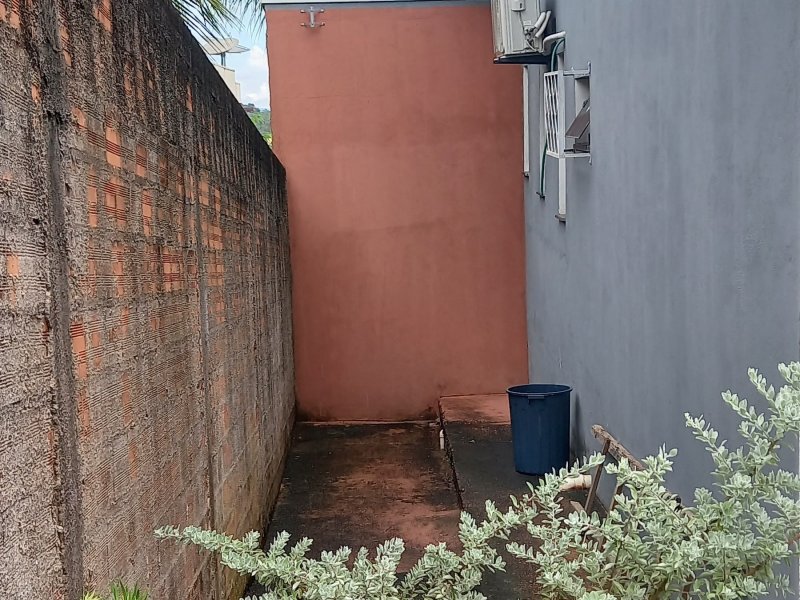 Casa à venda Jardim dos Migrantes com 140m² e 3 quartos por R$ 185.000 - 693737161-20210502-113055.jpg