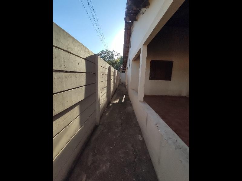 Casa à venda Jardim Paula I com 480m² e 2 quartos por R$ 180.000 - 844476525-img-20220203-wa0023.jpg