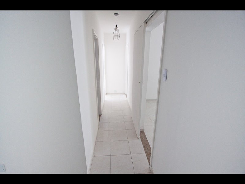 Apartamento à venda Grajaú com 105m² e 2 quartos por R$ 380.000 - 8138265-corredor-b.jpg