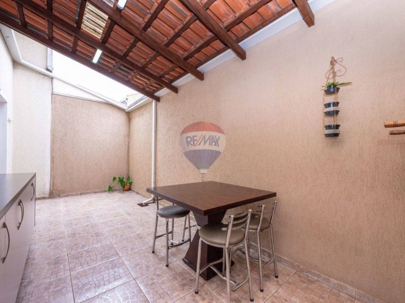 Casa à venda Capão da Imbuia com 143m² e 3 quartos por R$ 550.000 - 2115270958-84a9317a-e7cb-4675-903c-3072719e8dbd.jpeg