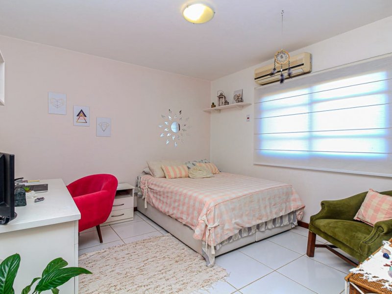 Casa à venda Ipanema com 295m² e 4 quartos por R$ 890.000 - 1692929449-whatsapp-image-2021-12-01-at-11.jpeg