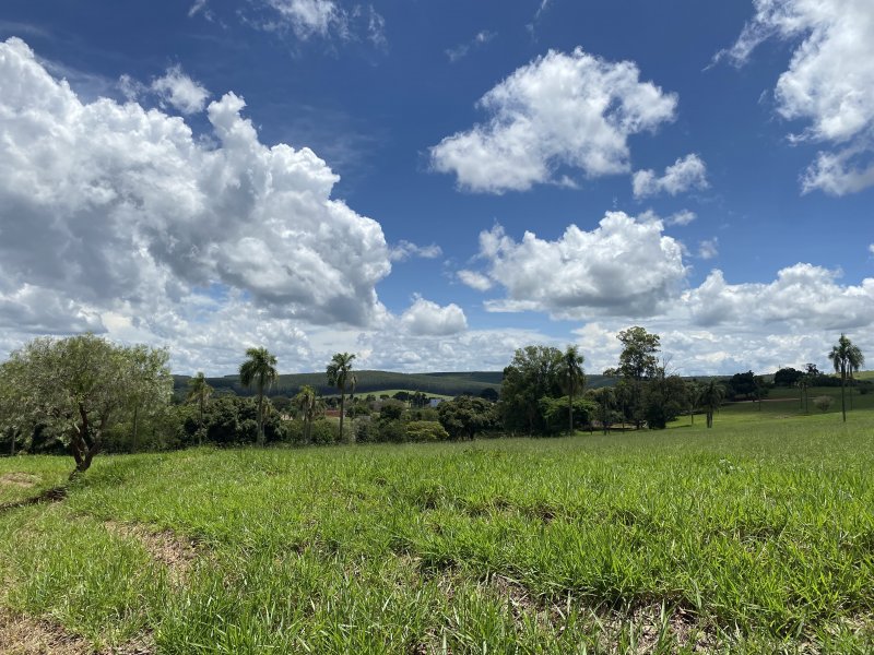 Terreno à venda Centro com 600m² e 1 quarto por R$ 80.000 - 136303122-img-4773.JPG