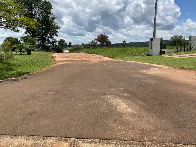 Terreno à venda Centro com 600m² e 1 quarto por R$ 80.000 - 553339535-img-4768.JPG
