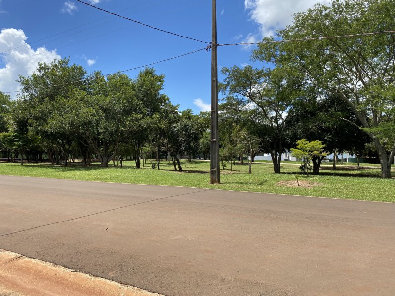 Terreno à venda Centro com 600m² e 1 quarto por R$ 80.000 - 595742909-img-4765.JPG