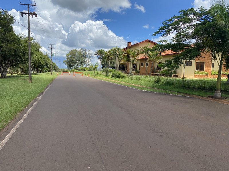 Terreno à venda Centro com 600m² e 1 quarto por R$ 80.000 - 674081513-img-4769.JPG