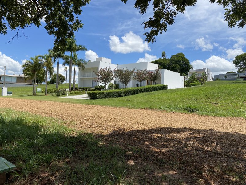 Terreno à venda Centro com 600m² e 1 quarto por R$ 80.000 - 792905898-img-4792.JPG