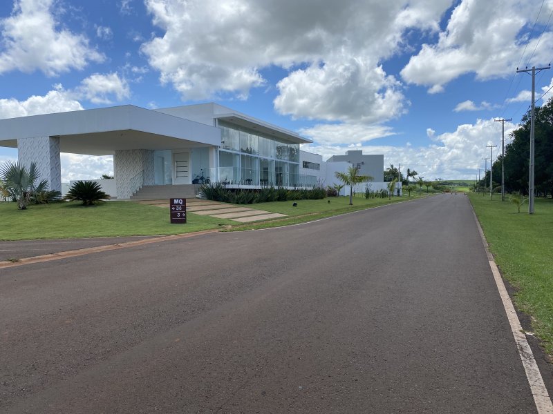 Terreno à venda Centro com 600m² e 1 quarto por R$ 80.000 - 975877118-img-4770.JPG