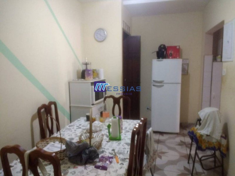 Casa à venda Jardim das Rosas (Zona Leste I) com 250m² e 3 quartos por R$ 500.000 - 457441726-cozinha-e-dispensa.jpg