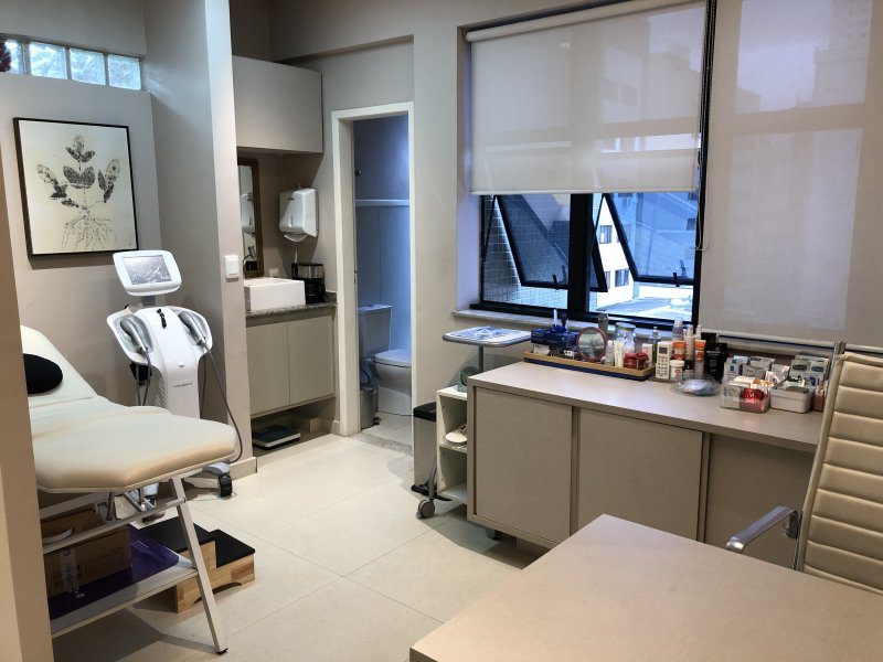 Comercial à venda Barro Preto com 144m² e 1 quarto por R$ 750.000 - 1645541456-0fb4a6af-066a-4f89-815c-c0037ea0a18f.jpeg