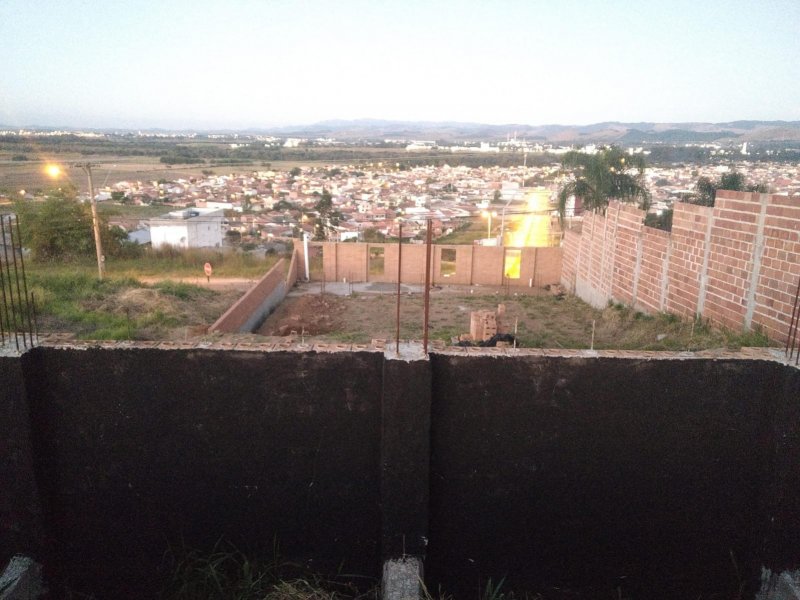 Terreno à venda Santa Edwiges com 540m² e 1 quarto por R$ 265.000 - 136198939-terreno-1.jpeg