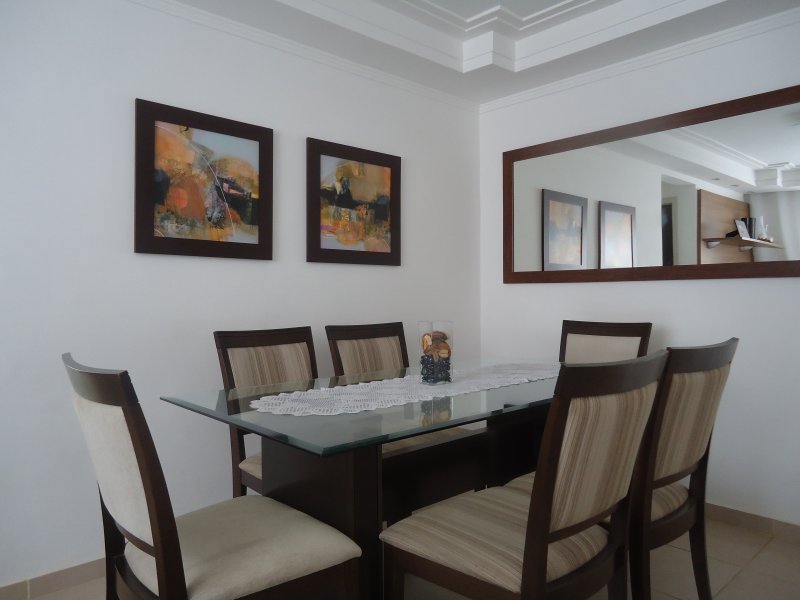 Apartamento à venda Sumarezinho com 45m² e 2 quartos por R$ 198.000 - 1297739507-01-sala02.JPG