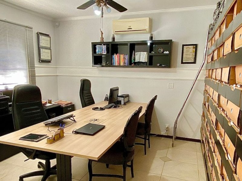 Casa à venda Jardim Pagliato com 382m² e 3 quartos por R$ 1.850.000 - 2066626681-foto-escritorio.jpeg