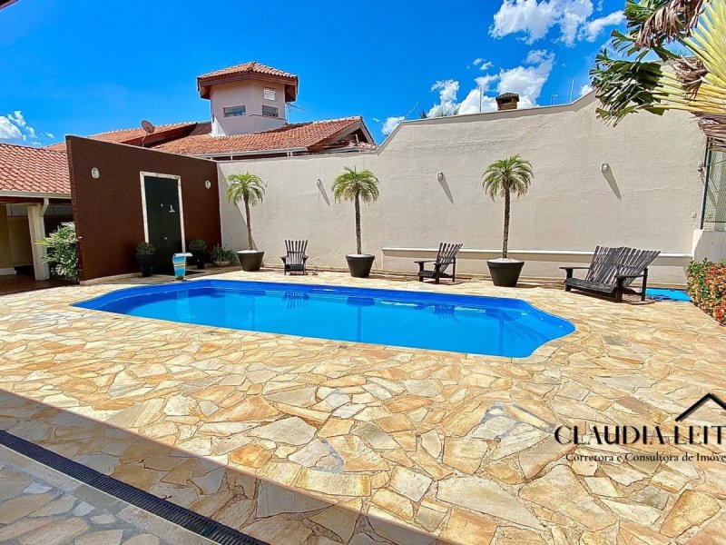 Casa à venda Jardim Pagliato com 382m² e 3 quartos por R$ 1.850.000 - 799570172-foto-area-piscina.jpeg