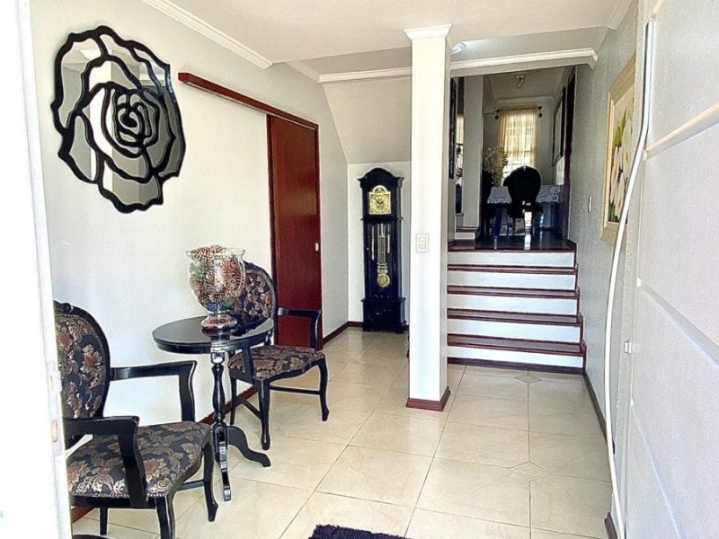 Casa à venda Jardim Pagliato com 382m² e 3 quartos por R$ 1.850.000 - 934472159-foto-hall-entrada-2.jpeg