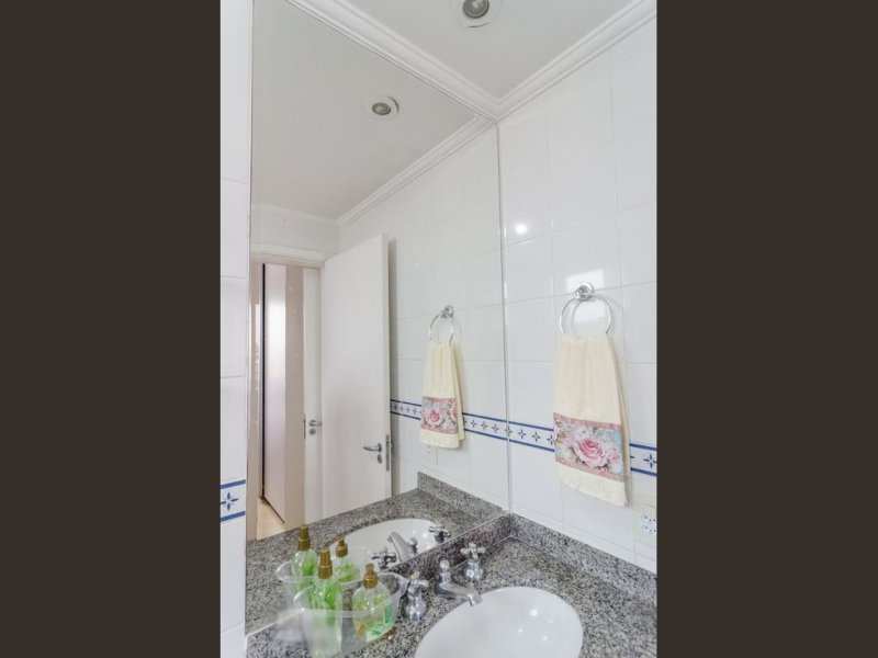 Apartamento à venda Vila Monte Alegre com 63m² e 2 quartos por R$ 560.000 - 1104940257-banheiro-suitte3.jpg