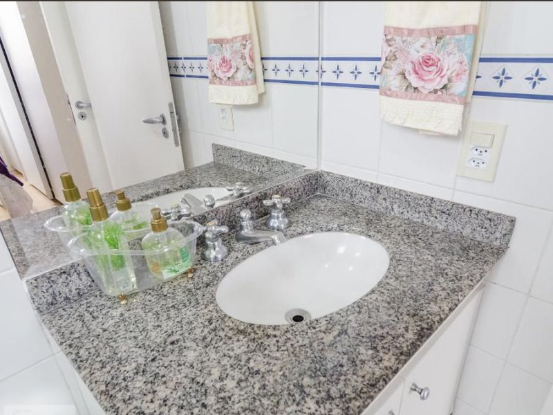 Apartamento à venda Vila Monte Alegre com 63m² e 2 quartos por R$ 560.000 - 2080725178-banhheiro-suite-2.jpg