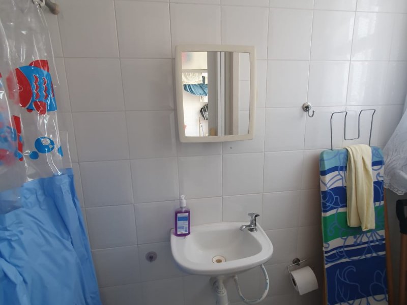 Apartamento à venda Tijuca com 60m² e 3 quartos por R$ 330.000 - 313151674-banheiro-servico.jpeg