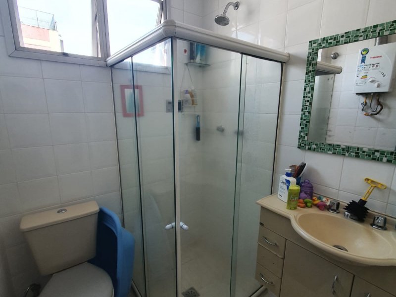 Apartamento à venda Tijuca com 60m² e 3 quartos por R$ 330.000 - 697400897-banheiro-social.jpeg
