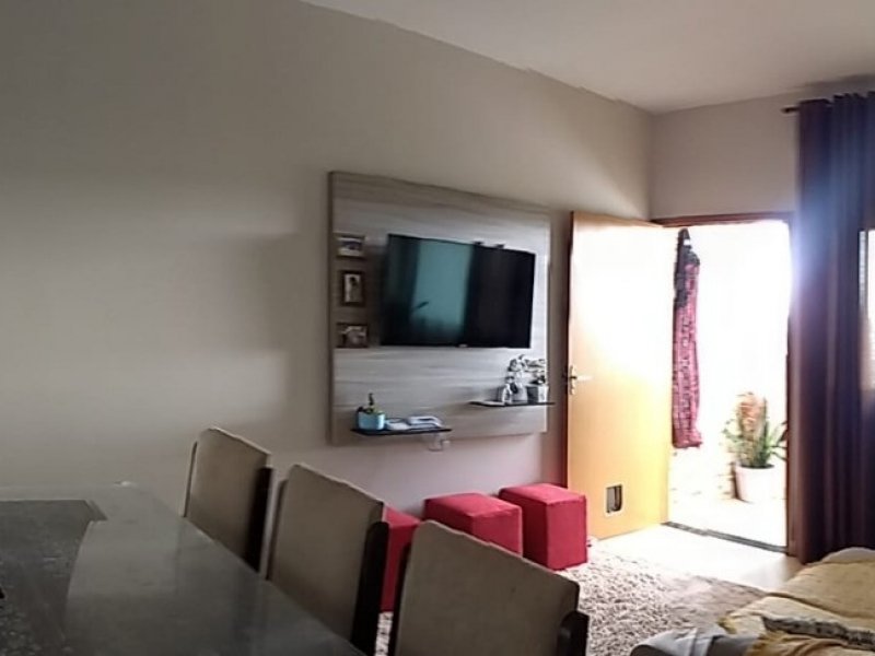 Casa à venda Residencial Araguaia com 75m² e 2 quartos por R$ 200.000 - 401943179-img-20220221-wa0044.jpg