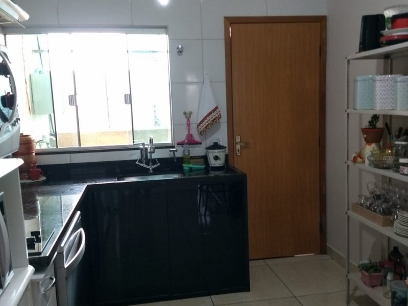 Casa à venda Residencial Araguaia com 75m² e 2 quartos por R$ 200.000 - 924670169-img-20220221-wa0063.jpg