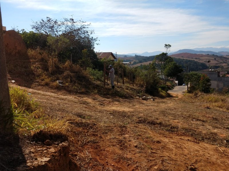 Terreno à venda Centro com 300m² e 1 quarto por R$ 79.000 - 1070175766-5c6b46d0-3de6-40e8-85e5-3f647fd597e6.jpeg