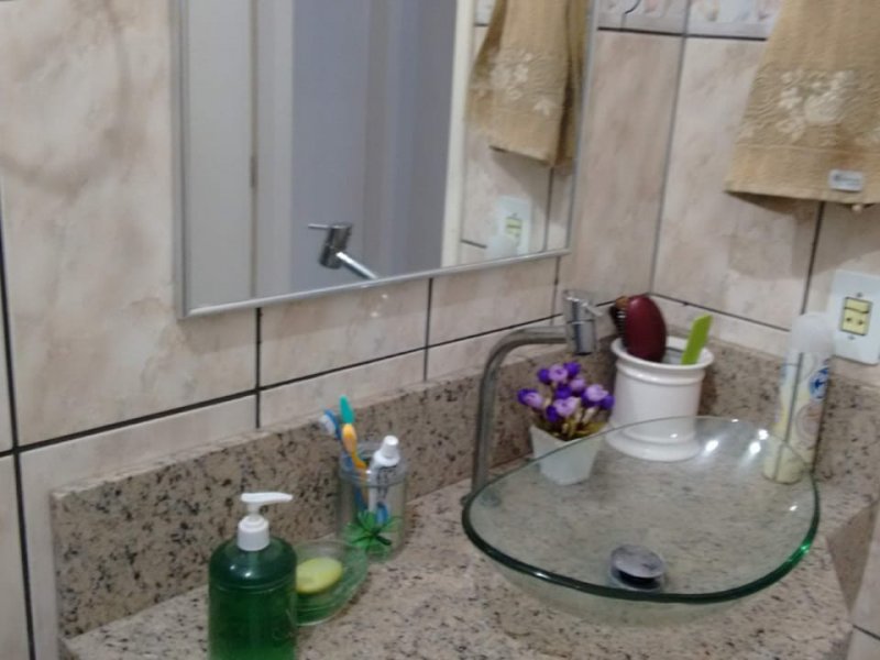 Casa à venda Estância Itaici com 225m² e 4 quartos por R$ 370 - 419050755-suite.jpeg