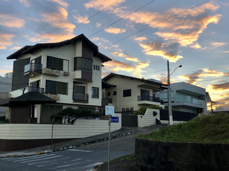Casa à venda Centro com 320m² e 3 quartos por R$ 3.800.000 - 1817252552-6052c4d4-f384-4308-beba-7ed205db482e.jpeg