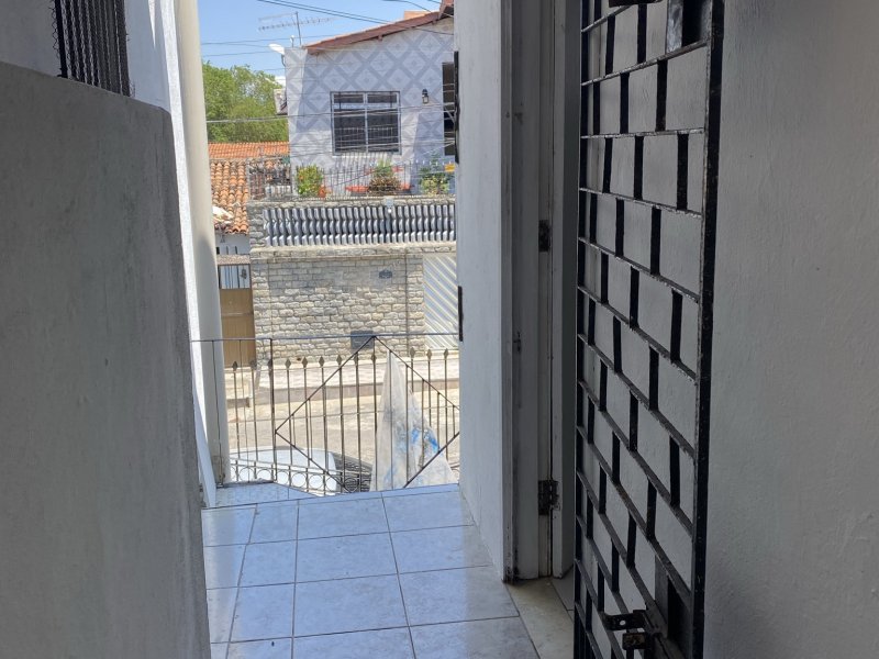 Kitnet à venda Amadeu Furtado com 136m² e 4 quartos por R$ 390.000 - 1722675791-5092769e-1247-479a-8094-df1b3cd7ee97.jpeg