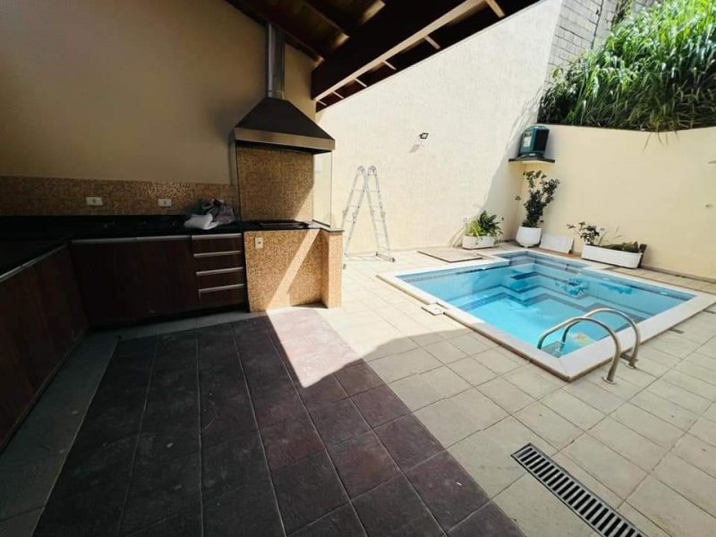 Casa à venda Parque Nova Jandira com 215m² e 3 quartos por R$ 1.000.000 - 2129723925-fb-img-1645813456831.jpg