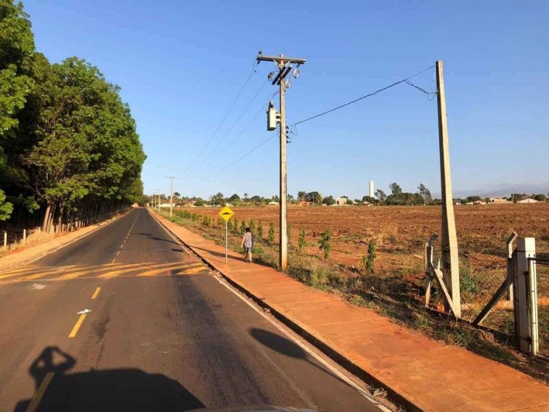 Terreno à venda Centro com 107900m² e 1 quarto por R$ 1.550.000 - 204680028-1.jpg