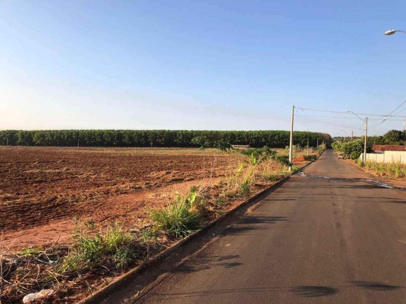Terreno à venda Centro com 107900m² e 1 quarto por R$ 1.550.000 - 638393526-3.jpg