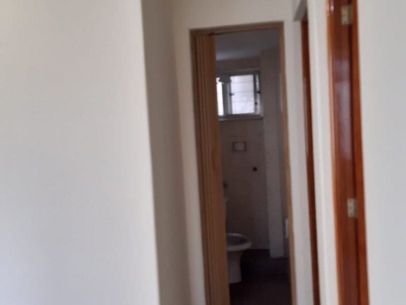 Apartamento à venda Irajá com 50m² e 2 quartos por R$ 130.000 - 1172323366-corredor.jpg
