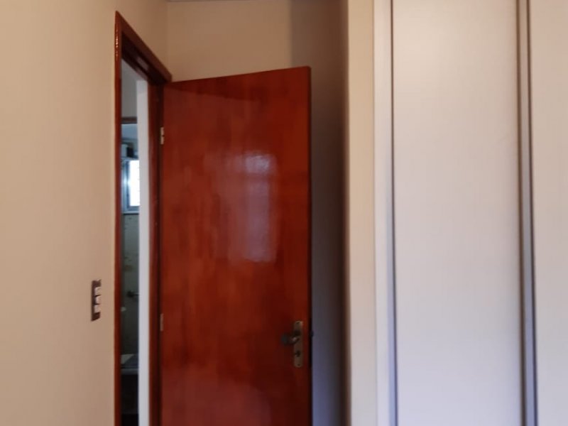 Apartamento à venda Irajá com 50m² e 2 quartos por R$ 130.000 - 1547229618-quarto-frente.jpg