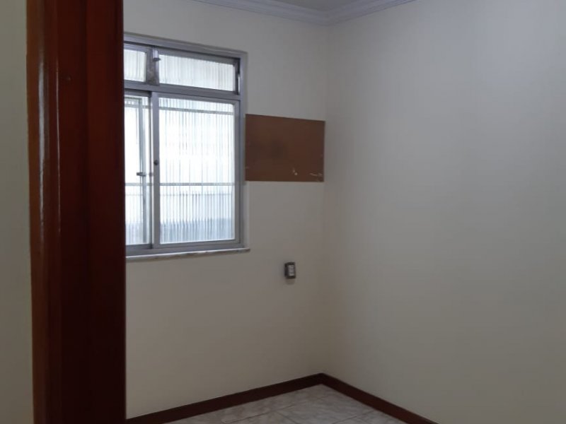 Apartamento à venda Irajá com 50m² e 2 quartos por R$ 130.000 - 2057959405-quarto-fundos-1.jpg