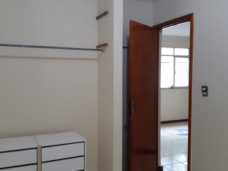 Apartamento à venda Irajá com 50m² e 2 quartos por R$ 130.000 - 821763412-quarto-fundos.jpg