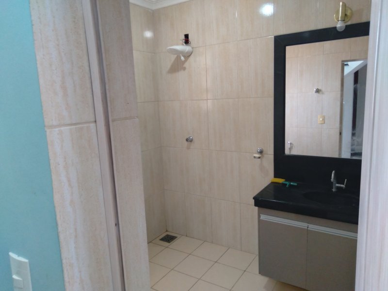 Casa à venda Centro com 185m² e 5 quartos por R$ 600.000 - 1949458994-7-banheiro-1-andar.jpg