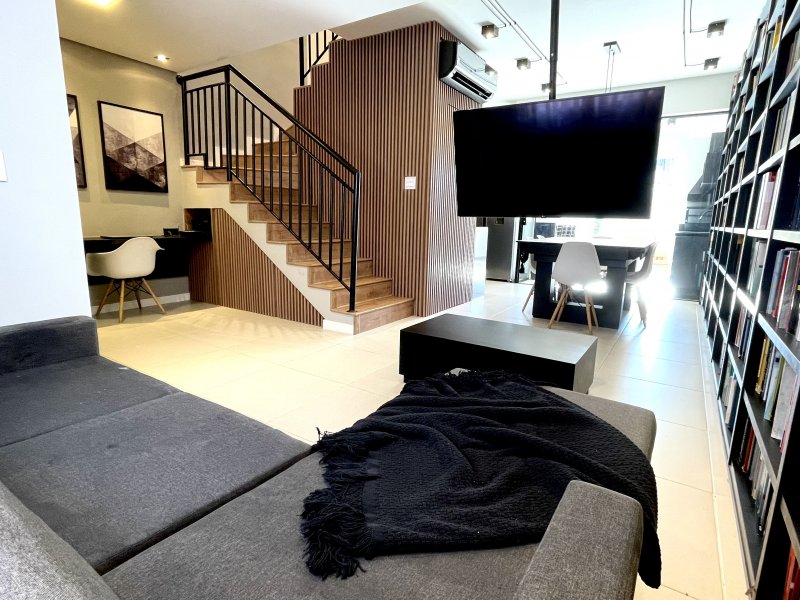 Casa de condomínio à venda Fazenda Santa Cândida com 102m² e 3 quartos por R$ 1.050.000 - 525488795-04-sala-de-estar-3.jpeg