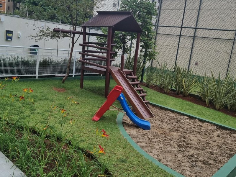 Apartamento à venda Consolação com 55m² e 2 quartos por R$ 800.000 - 1005918353-parquinho-predio.jpg
