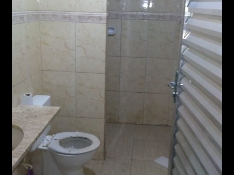Casa à venda Centro com 400m² e 3 quartos por R$ 100.000 - 328719495-banheiro.jpg